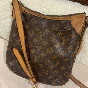 🌹SALE🌹AUTHENTIC Louis Vuitton OdeonMM-CROSSBODY
